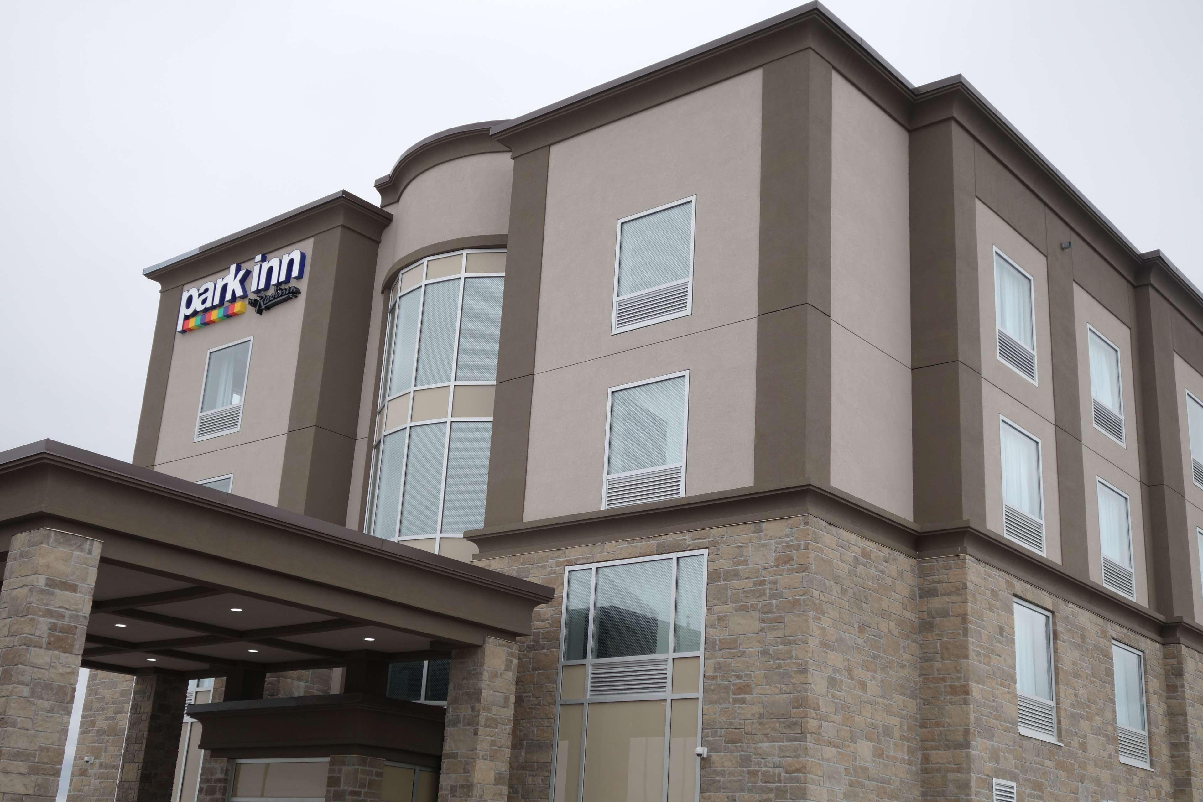 Park Inn By Radisson Brampton, On エクステリア 写真