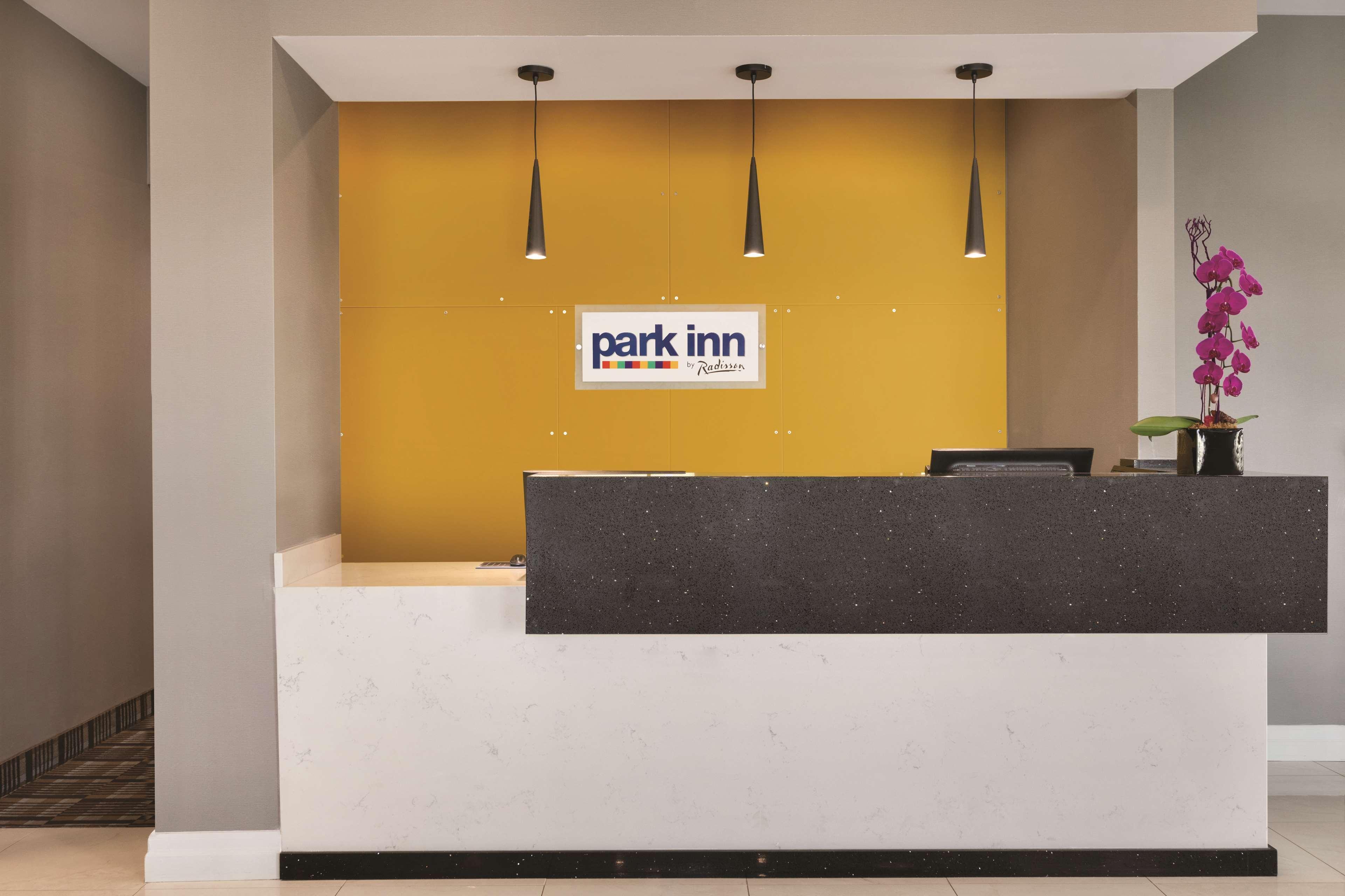 Park Inn By Radisson Brampton, On エクステリア 写真