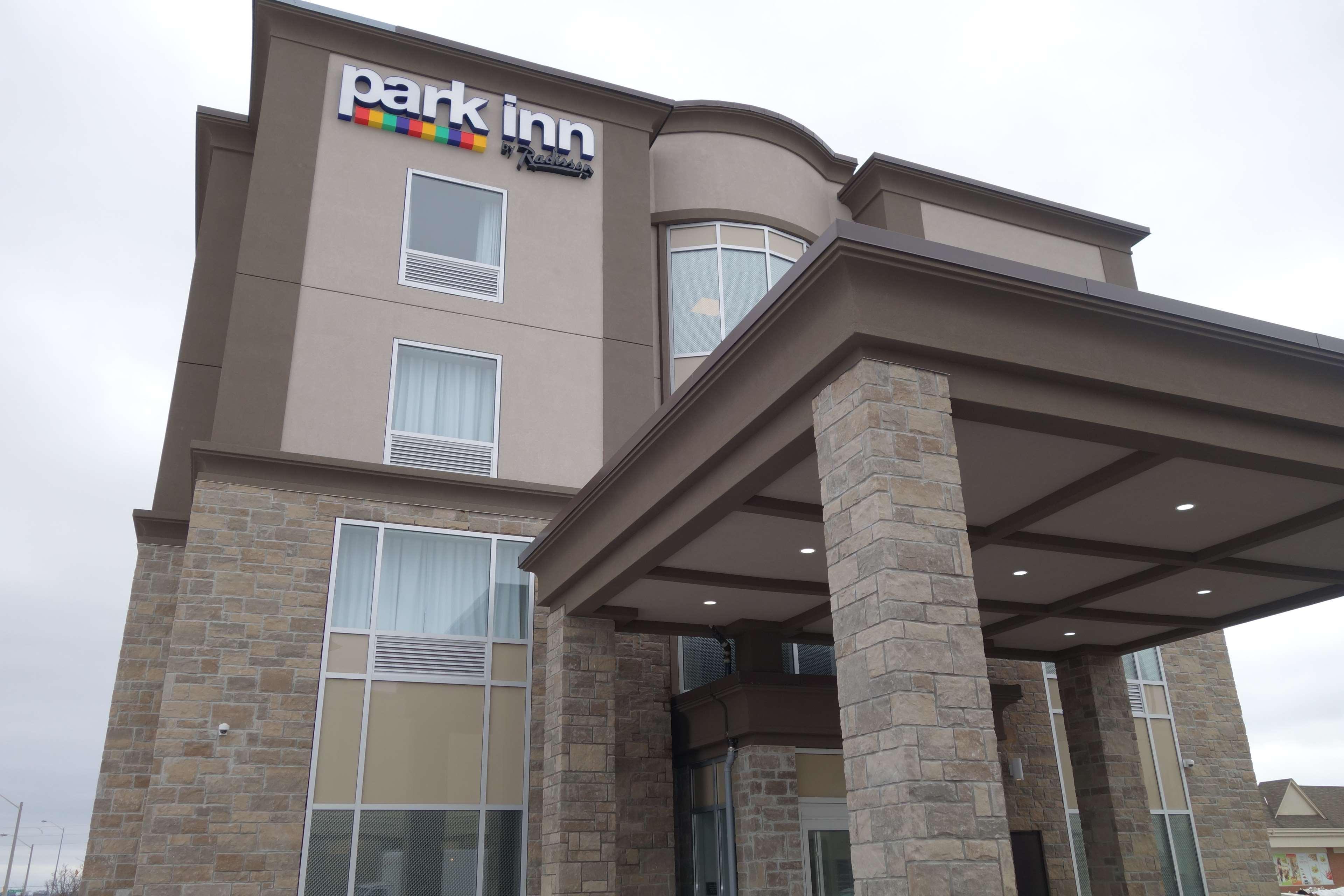 Park Inn By Radisson Brampton, On エクステリア 写真